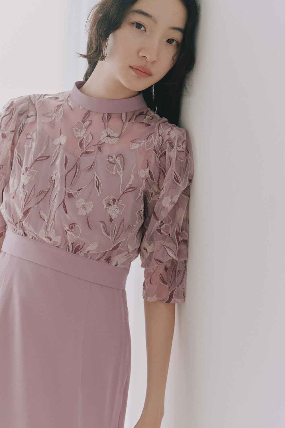 kaene 刺繍レースコンビネーションドレス / 101102 | モデル身長164cm 着用サイズS