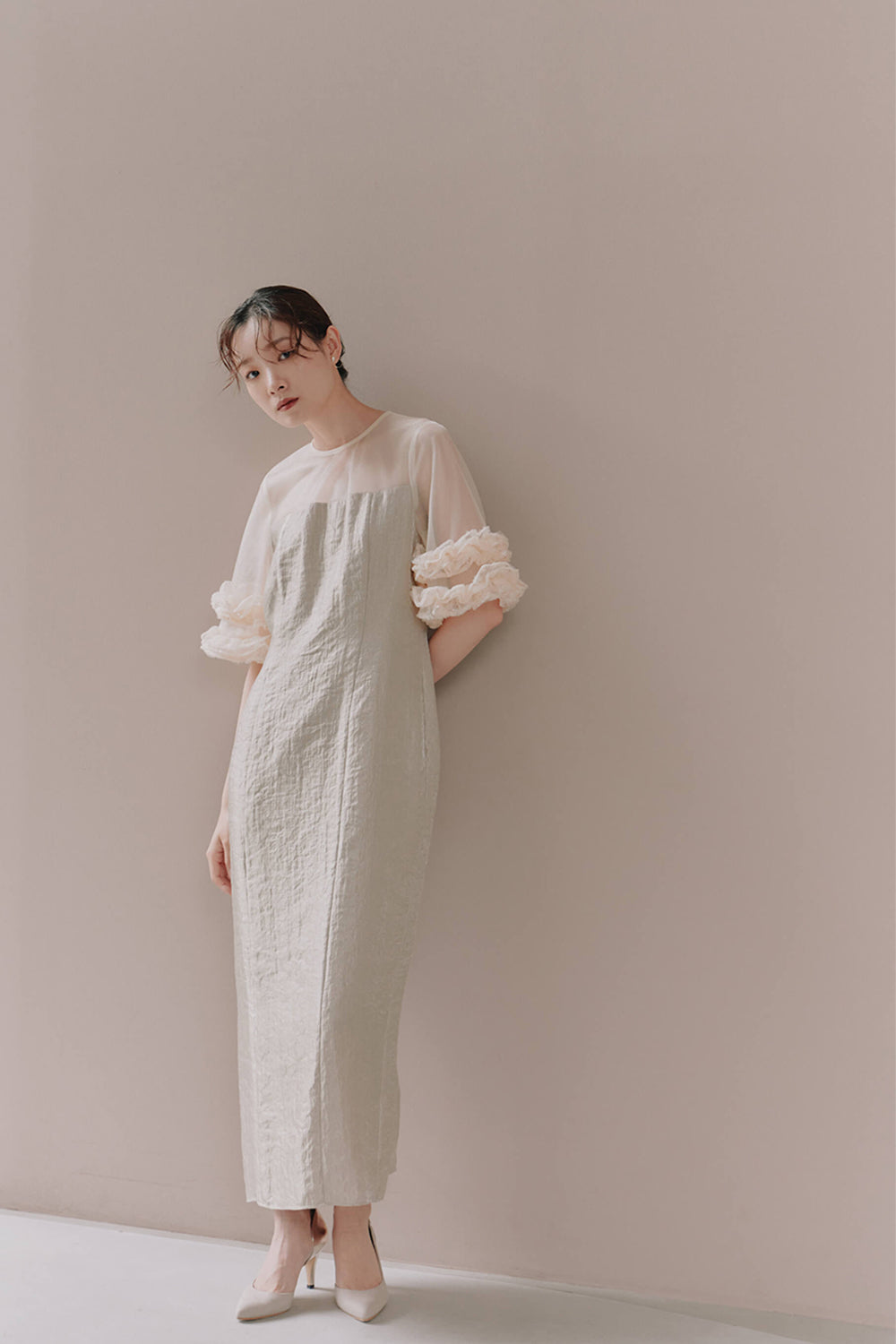 kaene ボリュームスリーブドレス / 101023 | モデル身長162cm 着用サイズ38