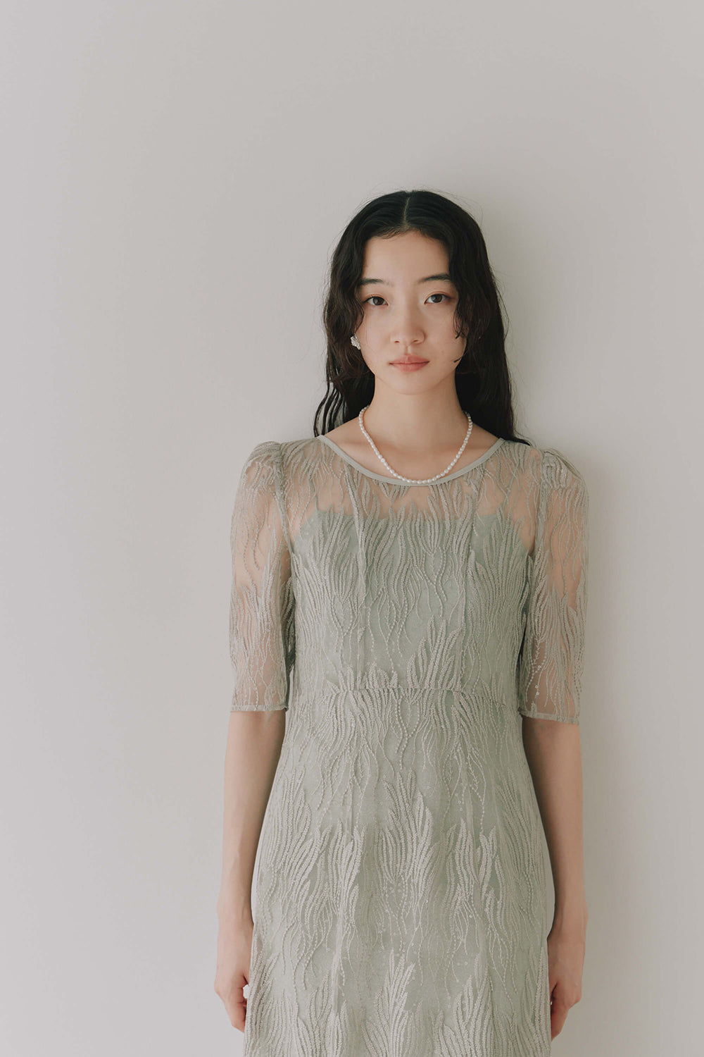 kaene スパンコールアネモネドレス / 100924 | モデル身長164cm 着用サイズ36