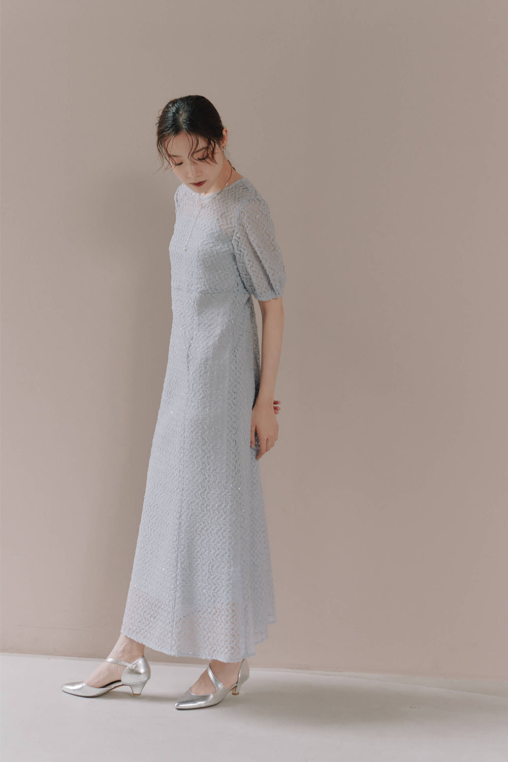 kaene スパンコールレースドレス / 101006 | モデル身長162cm 着用サイズ36