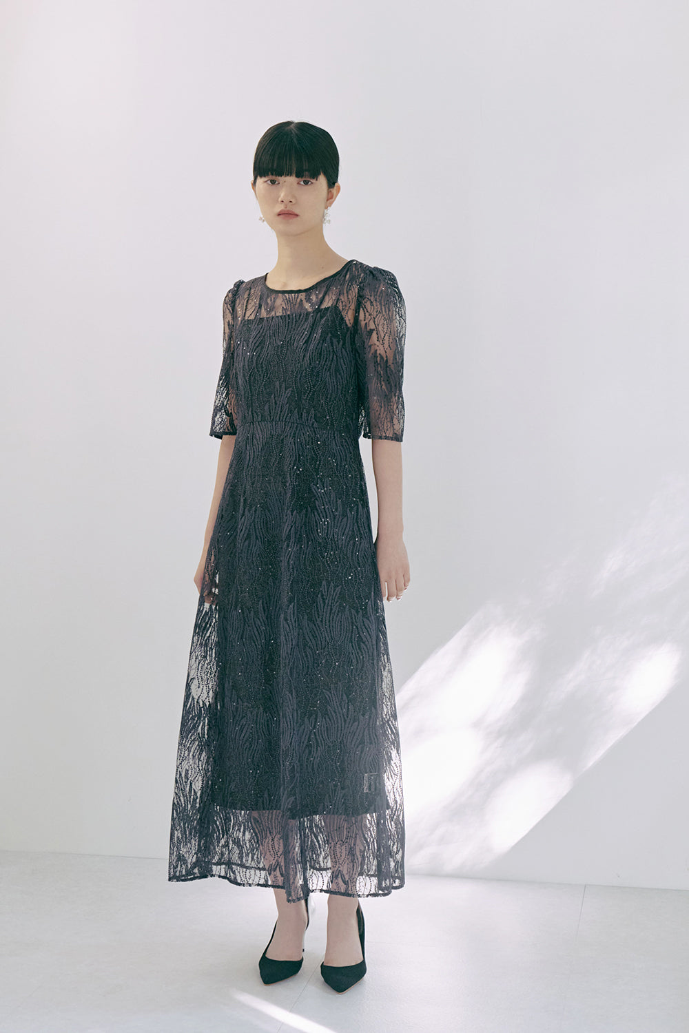 kaene スパンコールアネモネドレス / 100924 | モデル身長165cm 着用サイズ38