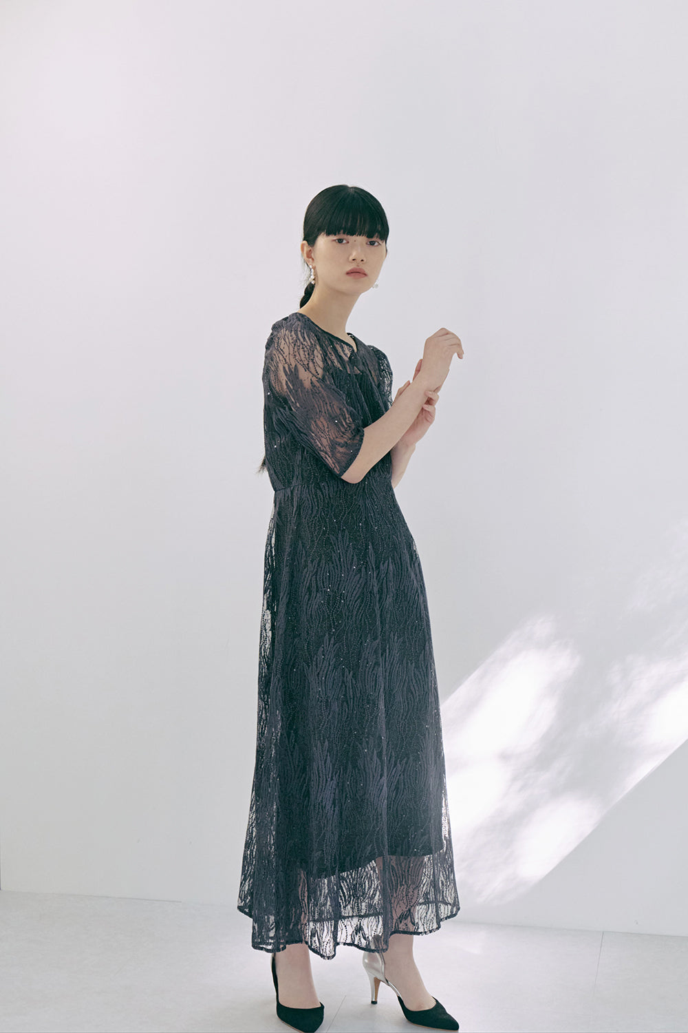 kaene スパンコールアネモネドレス / 100924 | モデル身長165cm 着用サイズ38