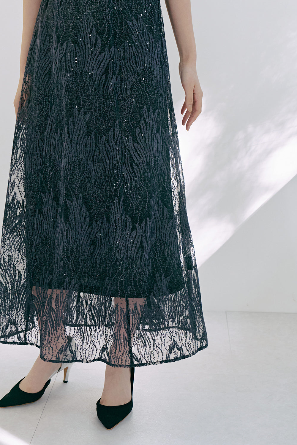 kaene スパンコールアネモネドレス / 100924 | モデル身長165cm 着用サイズ38