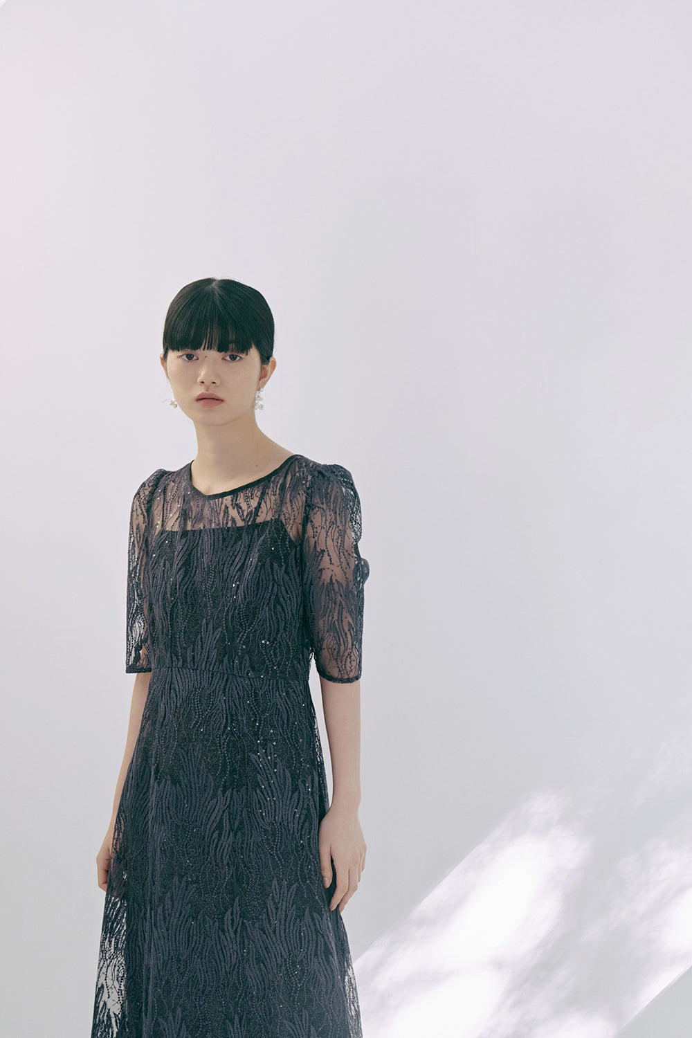 kaene スパンコールアネモネドレス / 100924 | モデル身長165cm 着用サイズ38