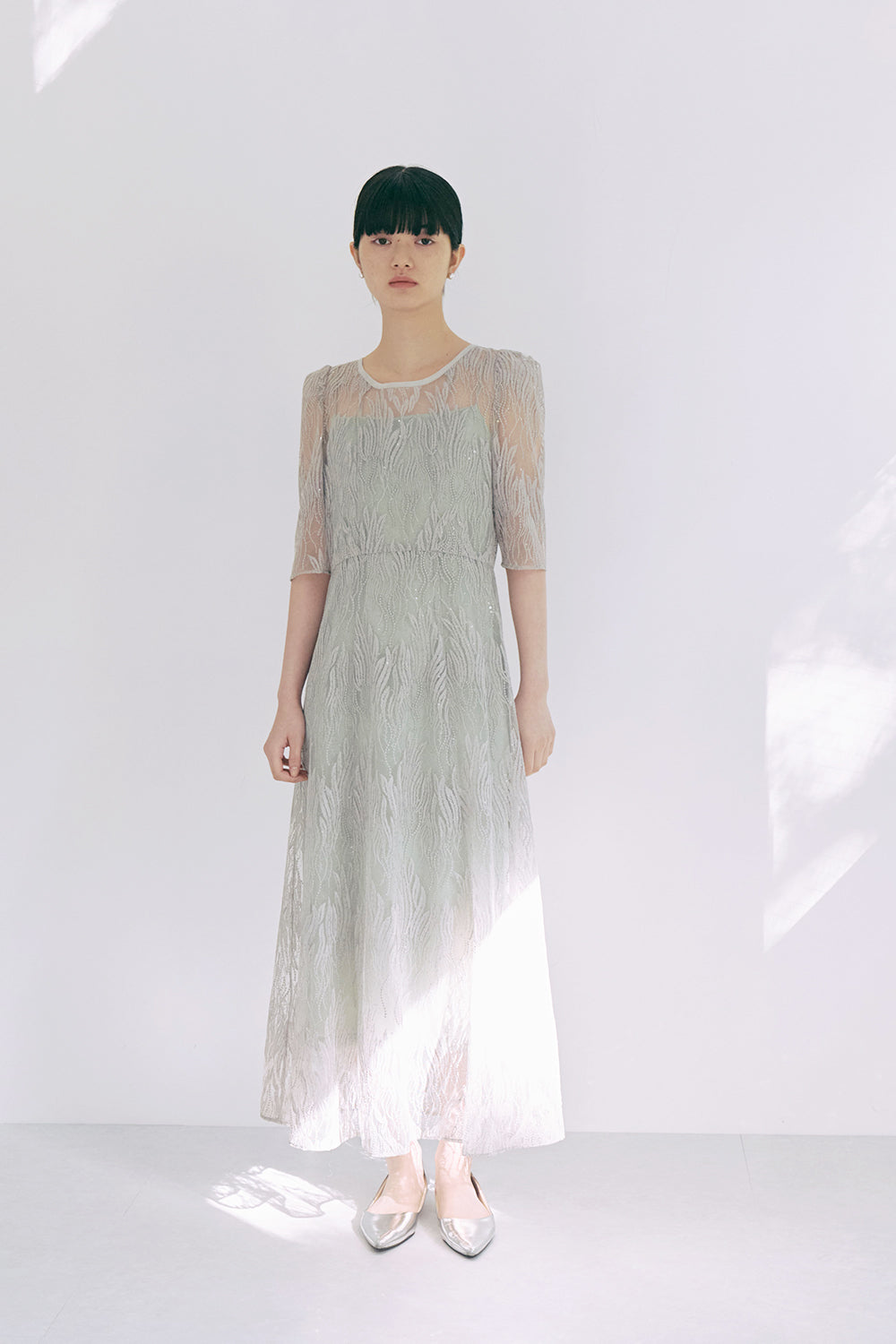 kaene スパンコールアネモネドレス / 100924 | モデル身長165cm 着用サイズ38