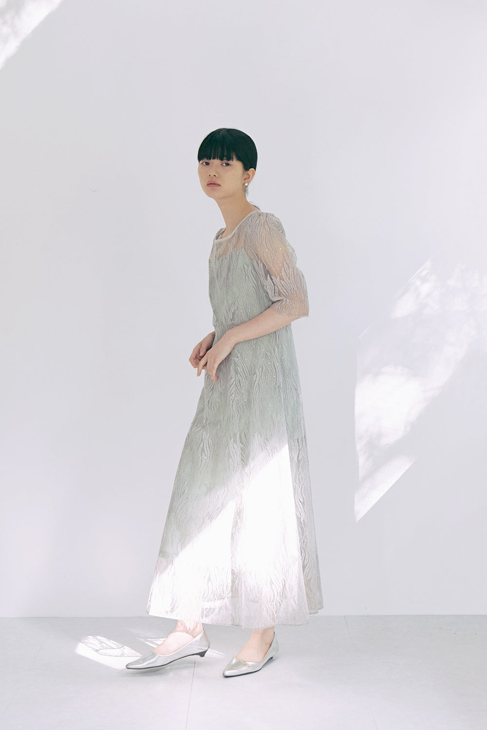 kaene スパンコールアネモネドレス / 100924 | モデル身長165cm 着用サイズ38