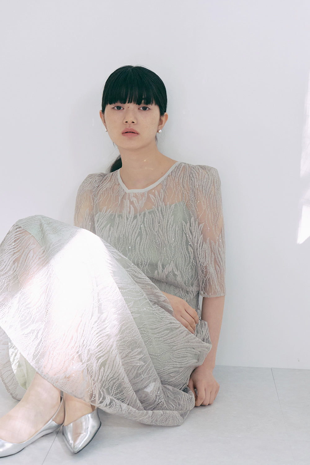 kaene スパンコールアネモネドレス / 100924 | モデル身長165cm 着用サイズ38