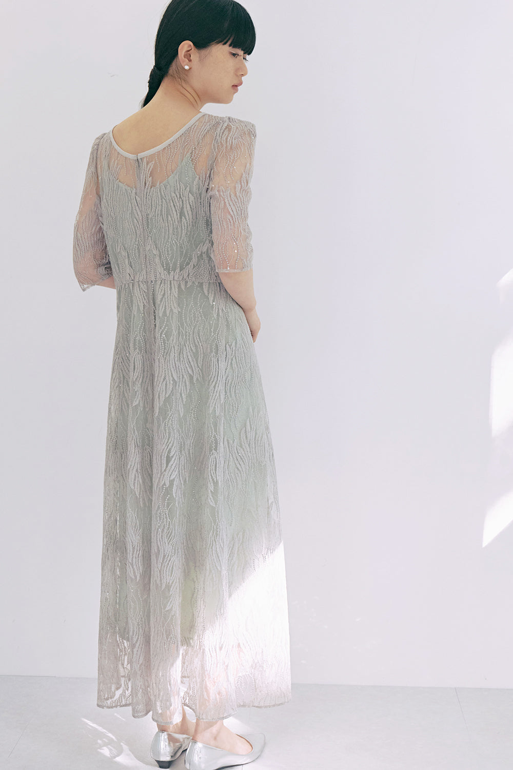 kaene スパンコールアネモネドレス / 100924 | モデル身長165cm 着用サイズ38