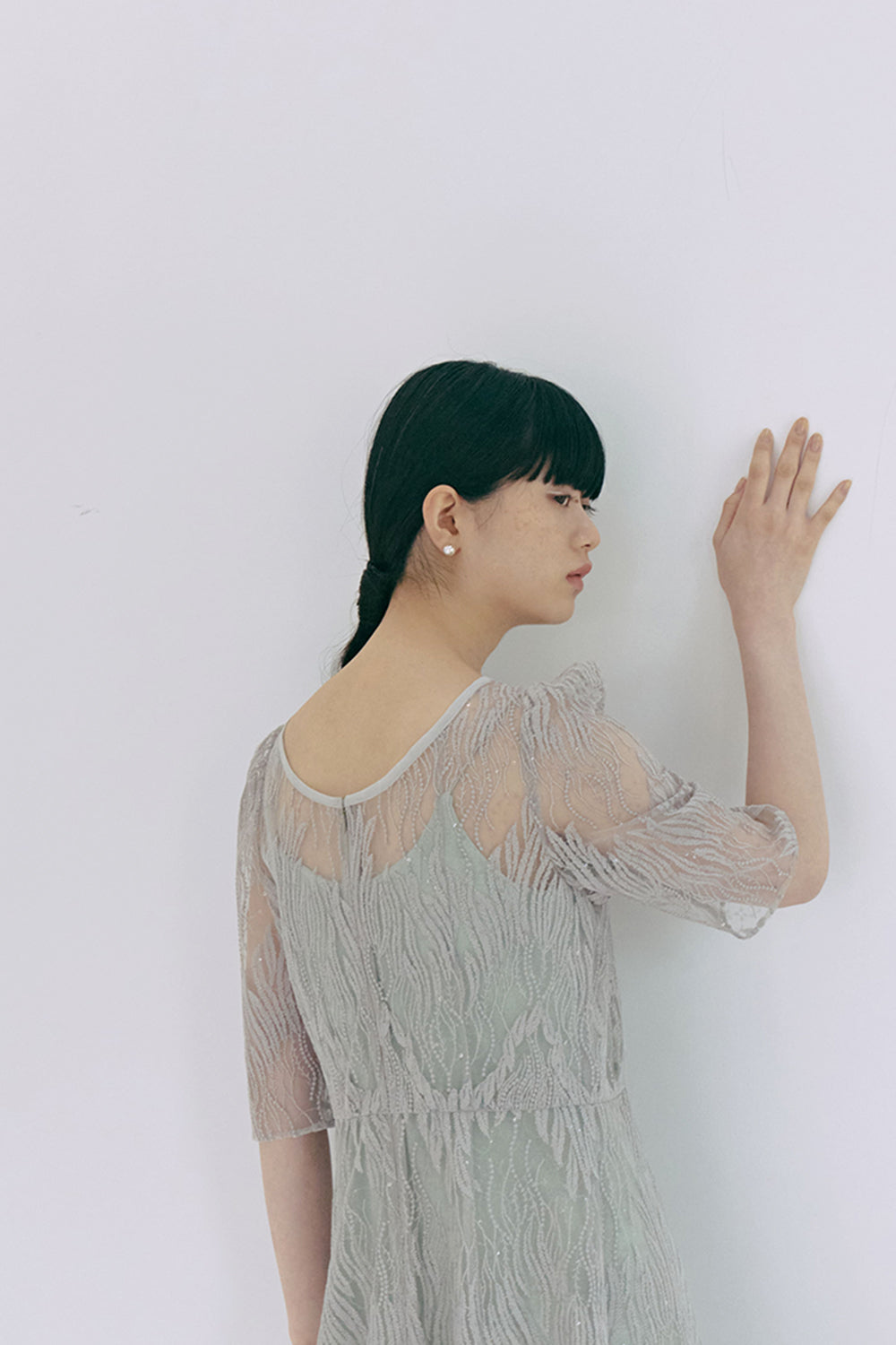 kaene スパンコールアネモネドレス / 100924 | モデル身長165cm 着用サイズ38