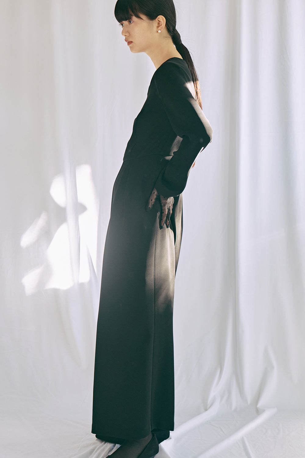 kaene カーブネックオールインワン / 100900 | モデル身長165cm 着用サイズ36