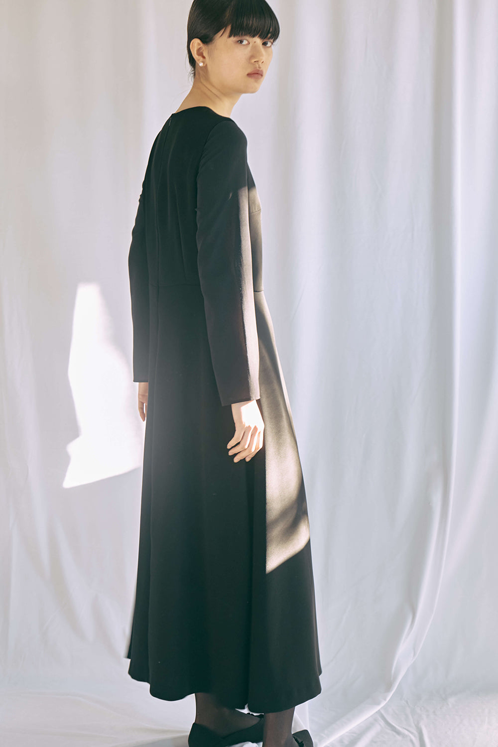 kaene シフォン合わせロングワンピース / 100647 | モデル身長165cm 着用サイズ36