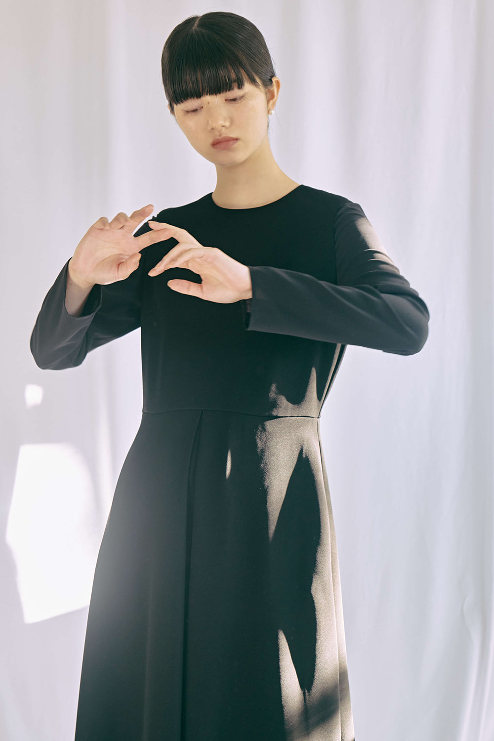 kaene シフォン合わせロングワンピース / 100647 | モデル身長165cm 着用サイズ36