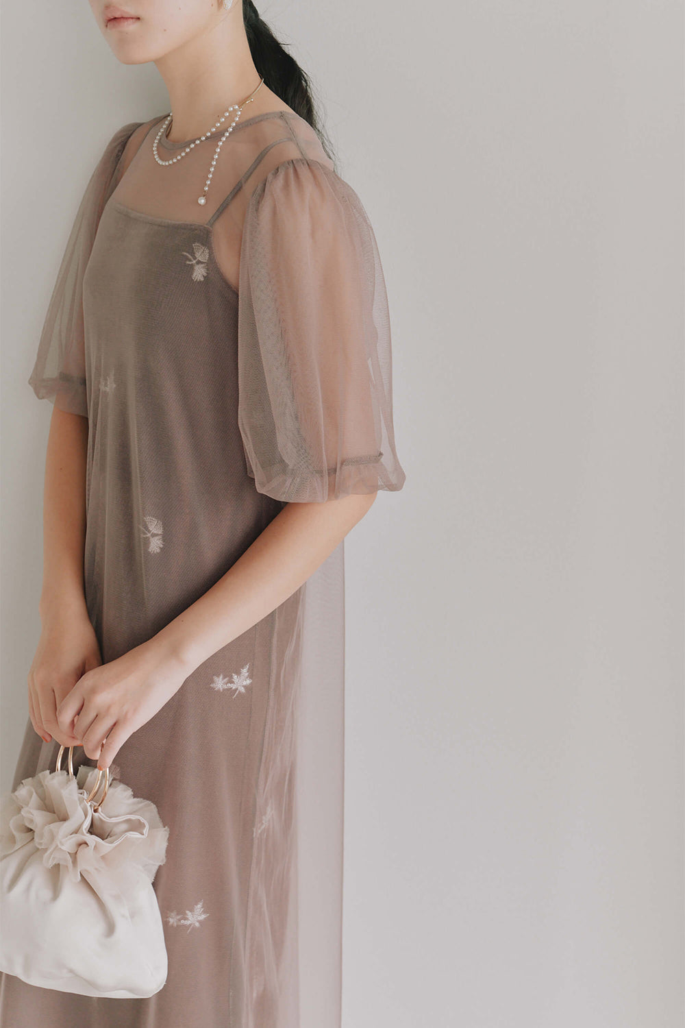 kaene 刺繍ベロアチュールドレス / 101130 | モデル身長165cm 着用サイズM