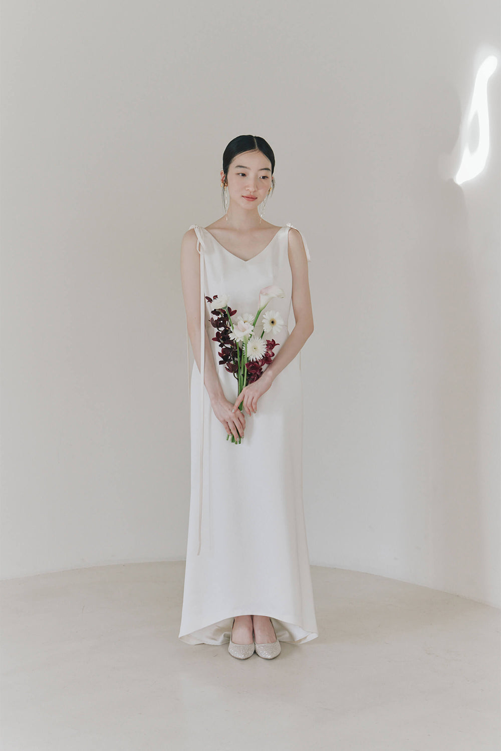 kaene サテンリボンドレス / 100855 | モデル身長164cm 着用サイズ36