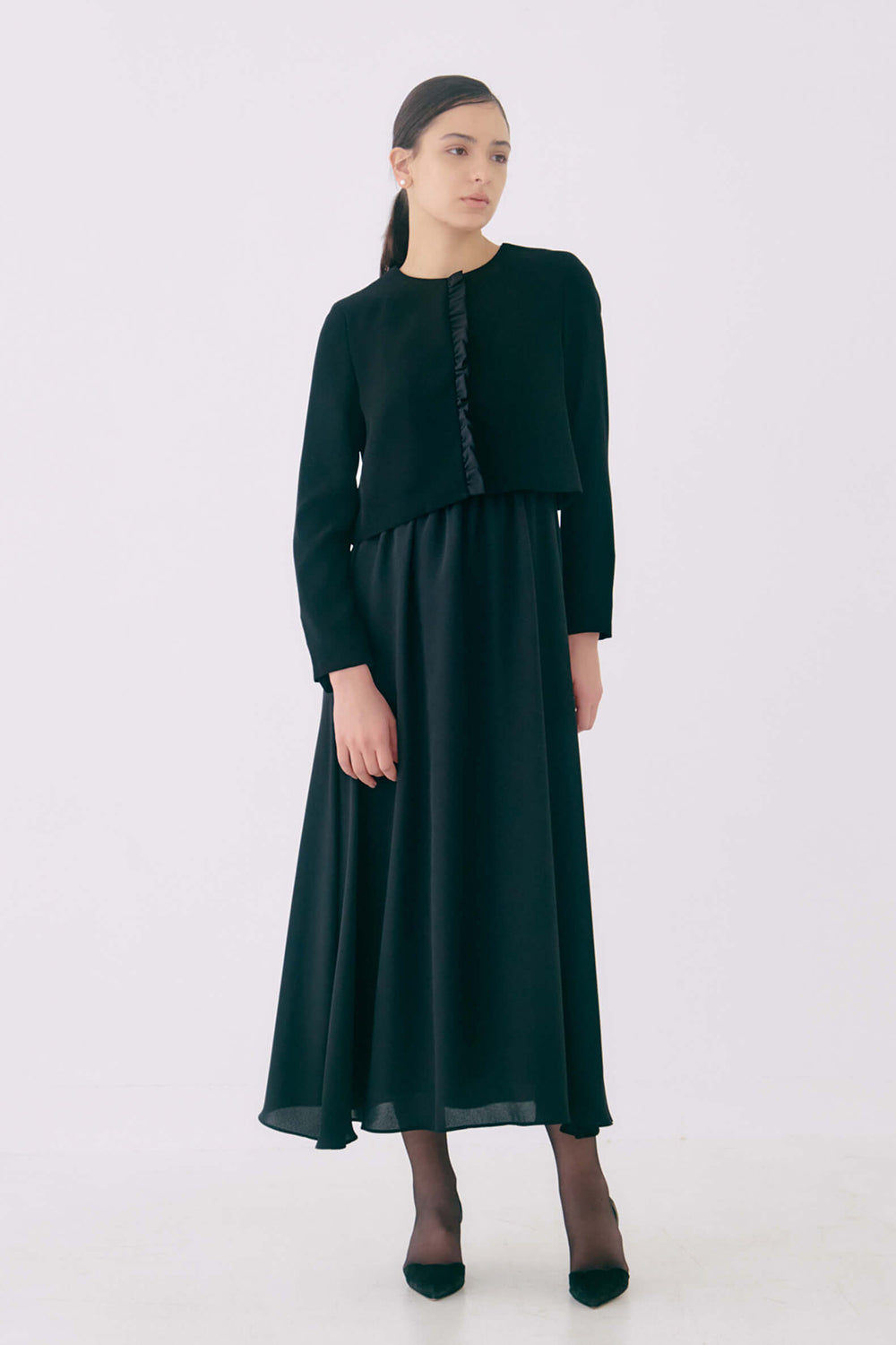 kaene シフォンフリルジャケット / 005312 | モデル身長170cm 着用サイズ36 ※100957(36)ワンピース着用