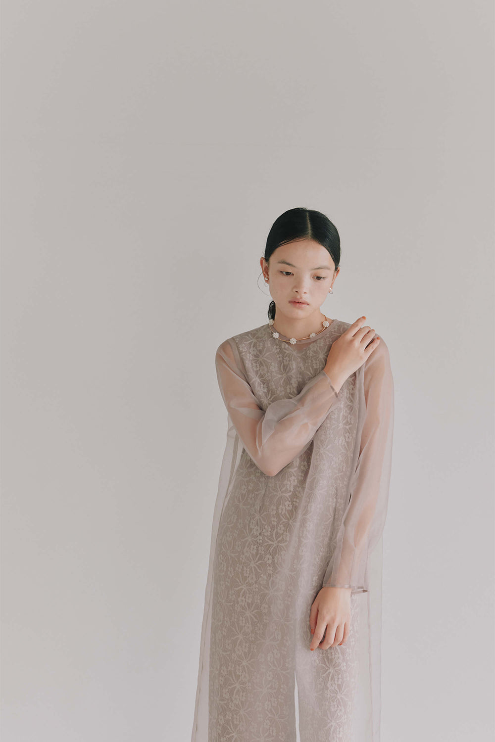 シアーレイヤードオールインワン / 100832 kaene | モデル身長165cm 着用サイズ38