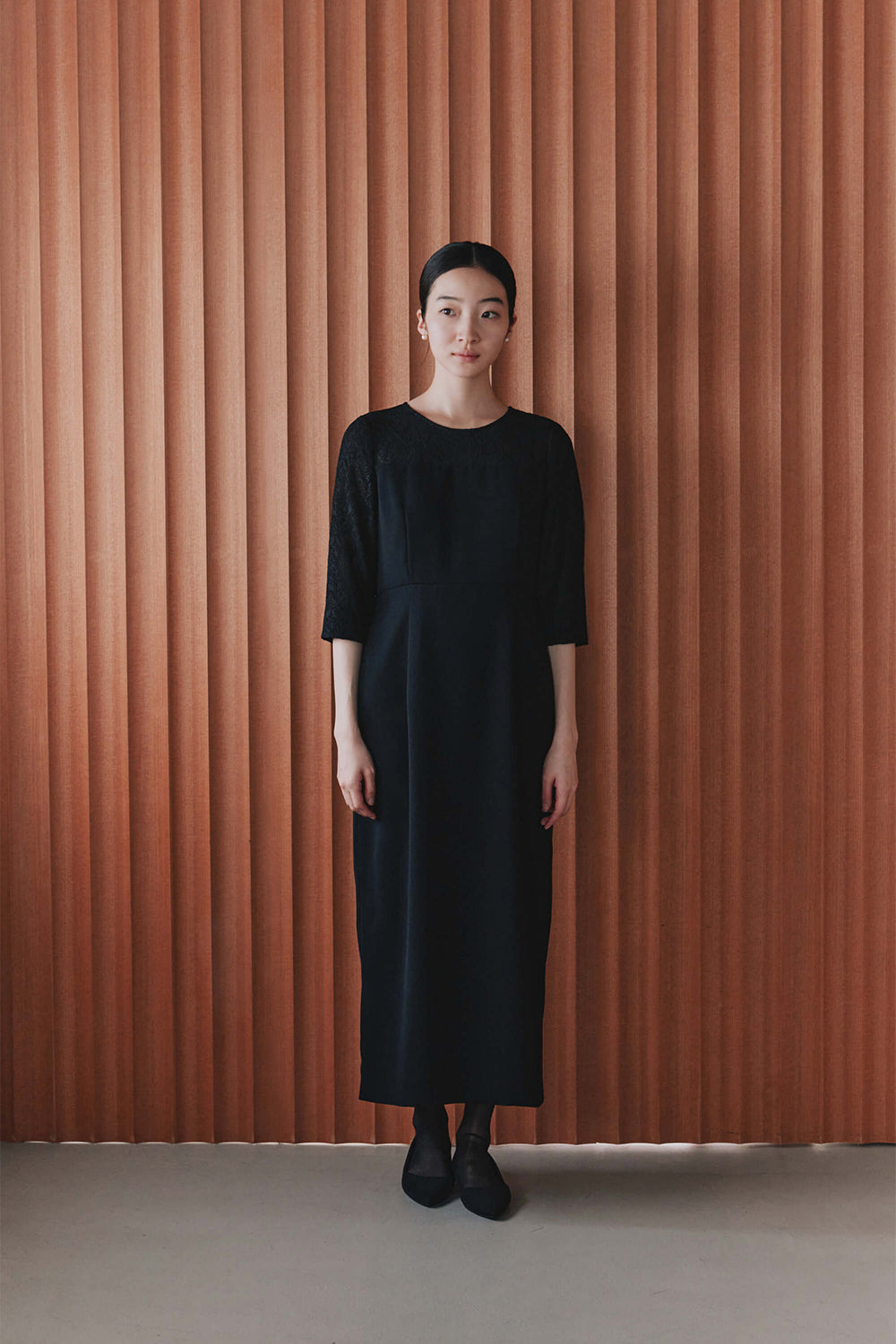 kaene レースコンビフォーマルワンピース / 101127 | モデル身長164cm 着用サイズM