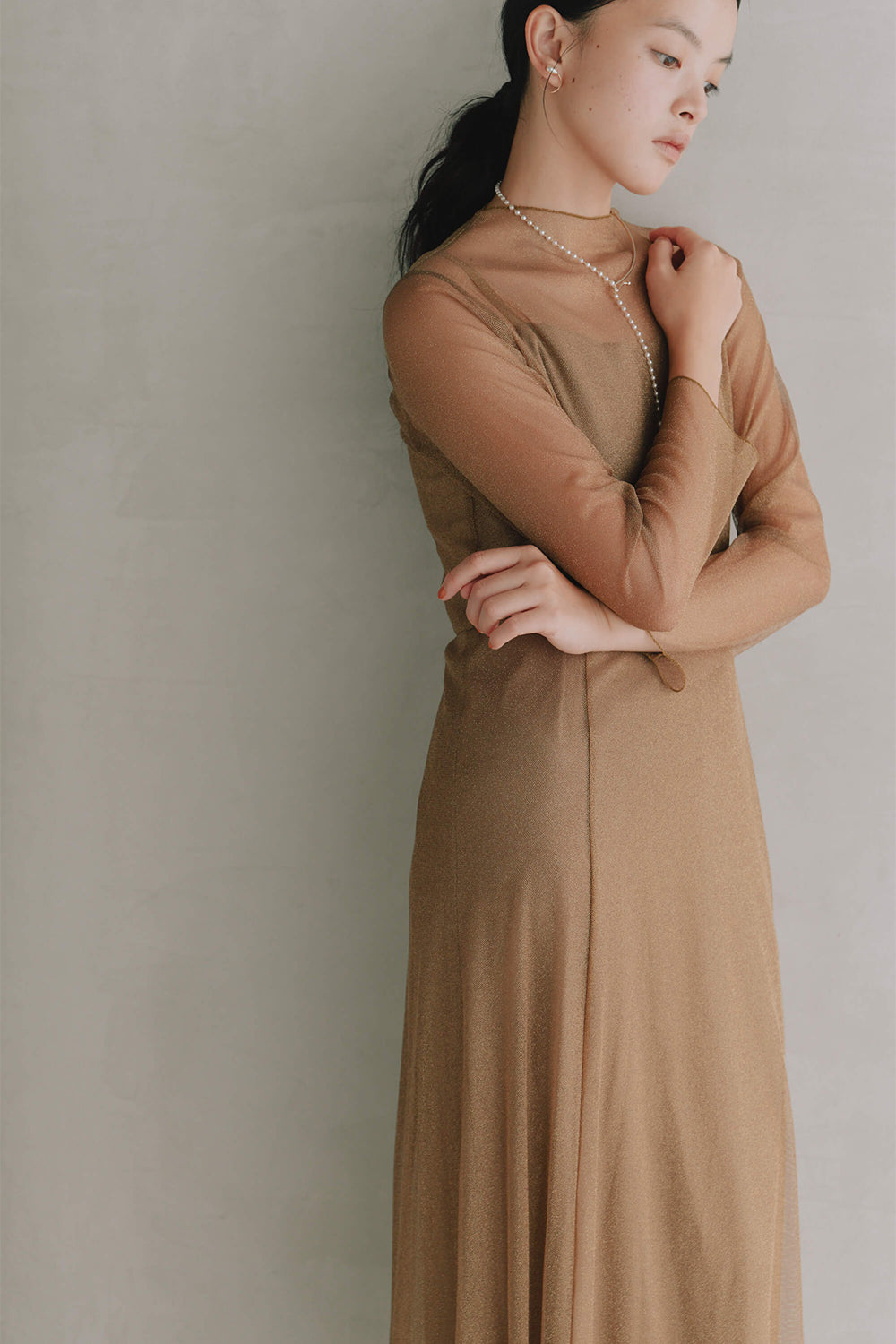 kaene ラメチュールメロウワンピース / 100535 | モデル身長165cm 着用サイズ36