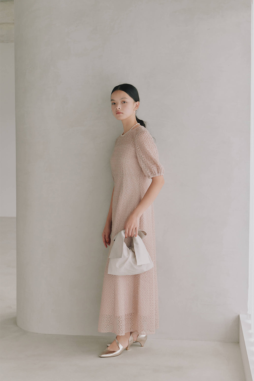 kaene スパンコールレースドレス / 101006 | モデル身長165cm 着用サイズS(36)