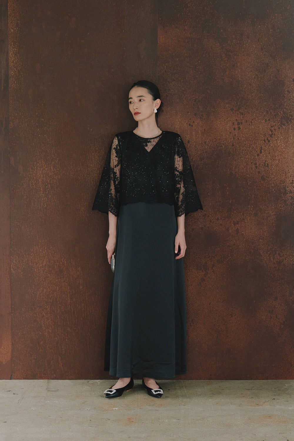 kaene シャイニーレースレイヤードドレス / 101117 | モデル身長172cm 着用サイズL(40) ※blackサンプル着用。実物は着丈-7cm