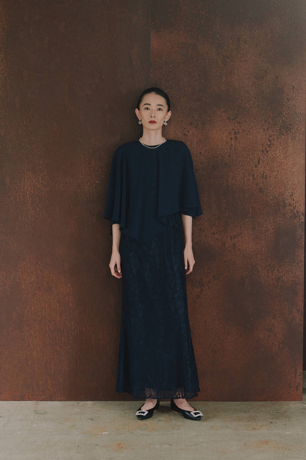 kaene ケープレイヤードドレス / 101118 | モデル身長172cm 着用サイズM(38) ※navyサンプル着用。実物は着丈-5cm