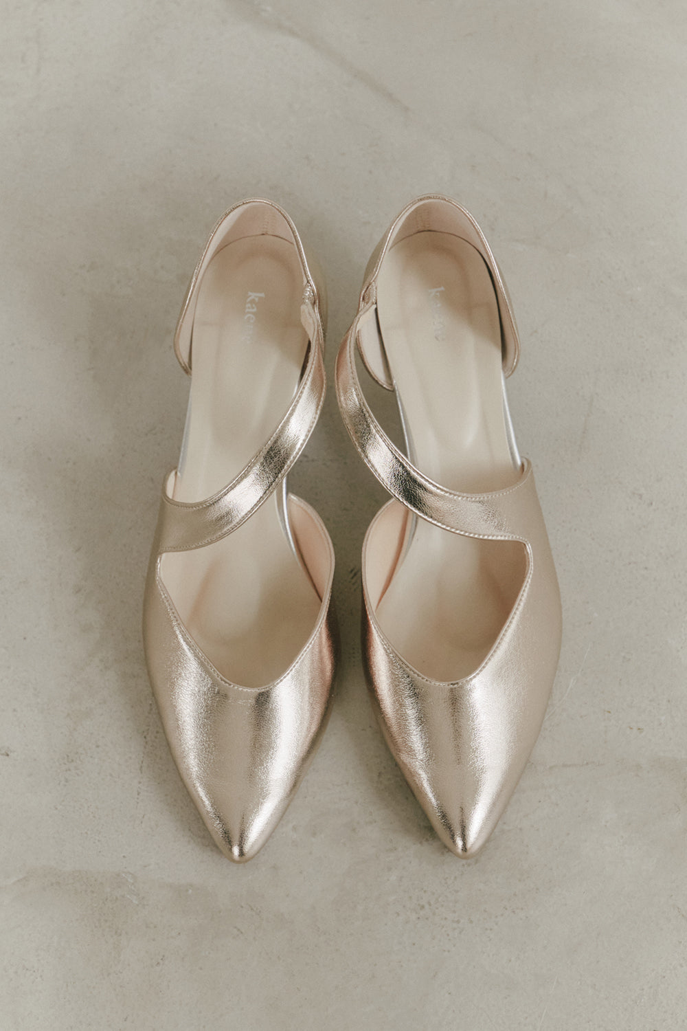 kaene アシメストラップパンプス / 050018 | pink