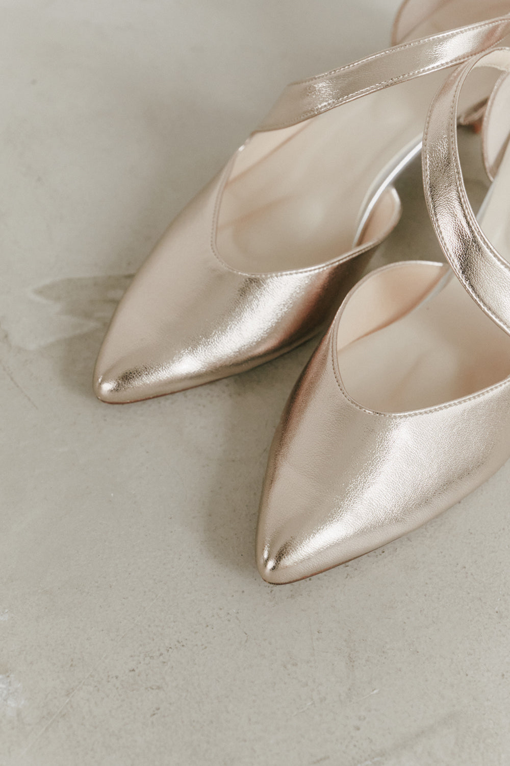 kaene アシメストラップパンプス / 050018 | pink