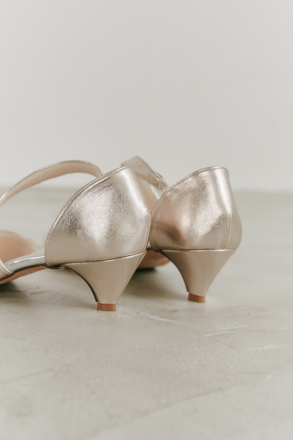 kaene アシメストラップパンプス / 050018 | pink