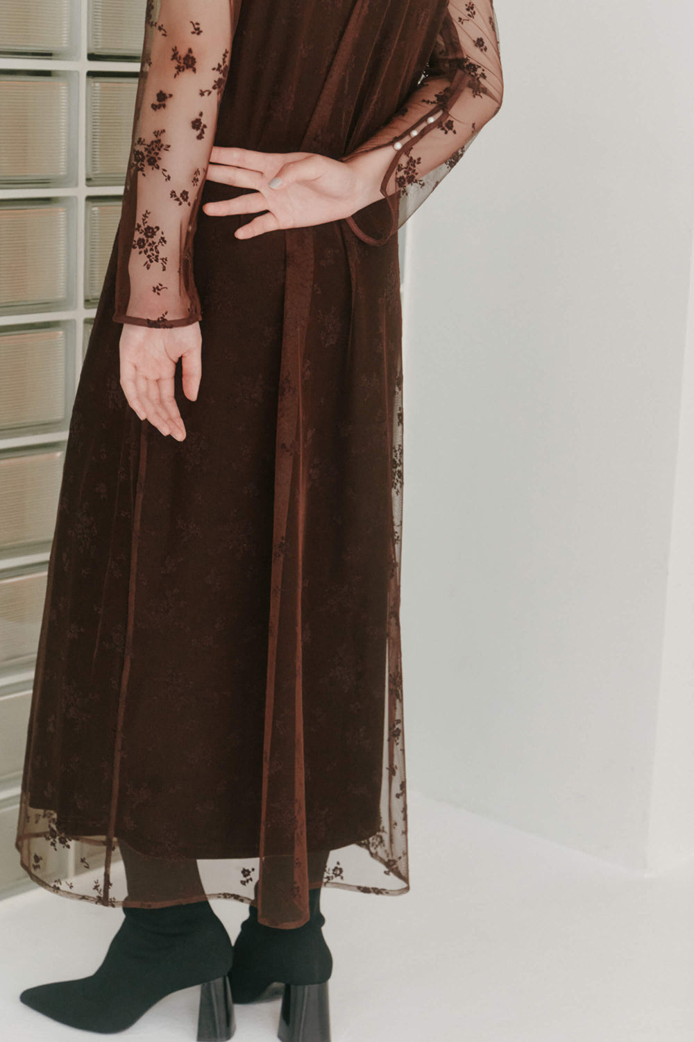 kaene フロッキーベロア2wayドレス / 100981 | モデル身長163cm 着用サイズ36