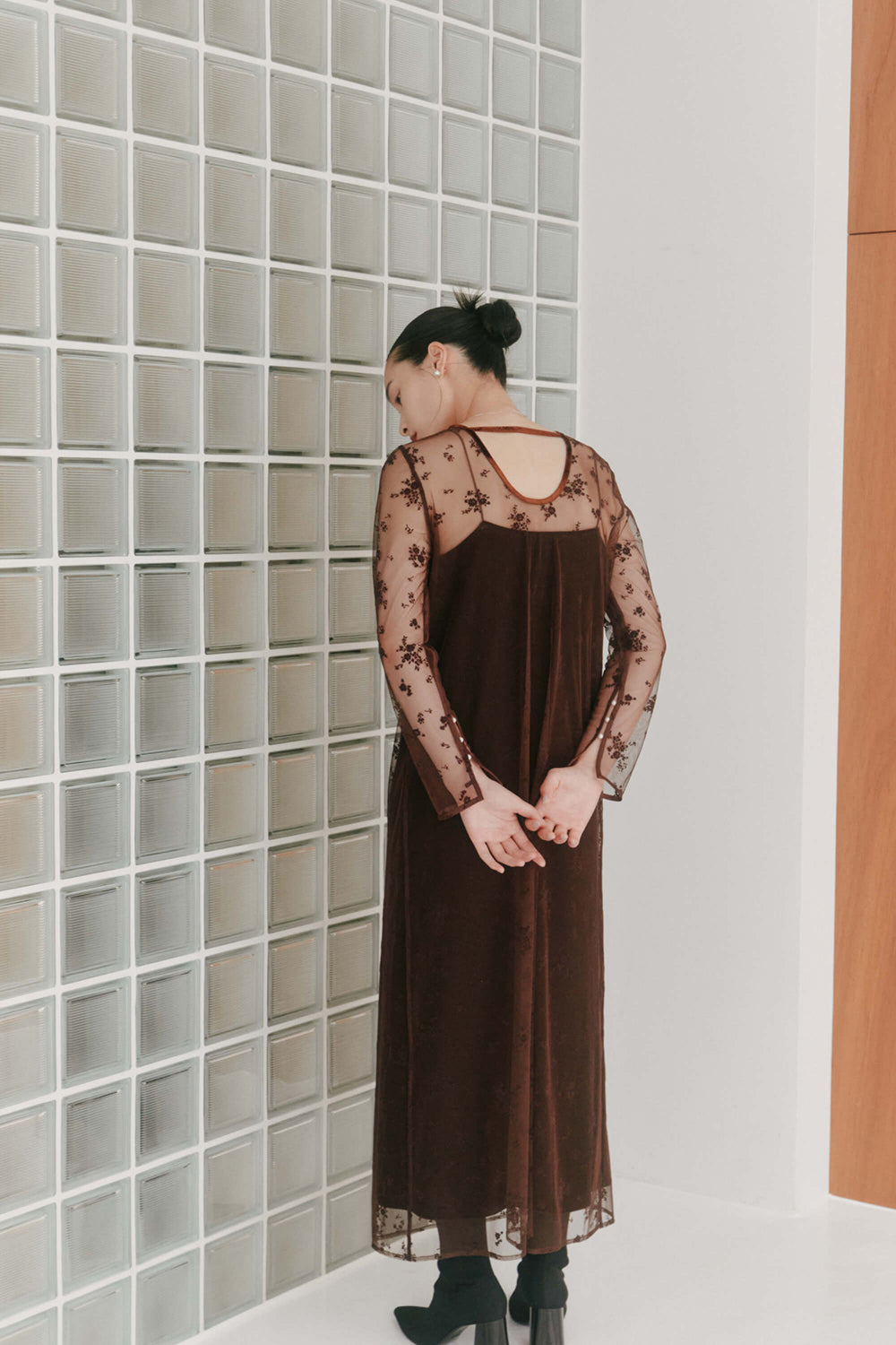 kaene フロッキーベロア2wayドレス / 100981 | モデル身長163cm 着用サイズ36