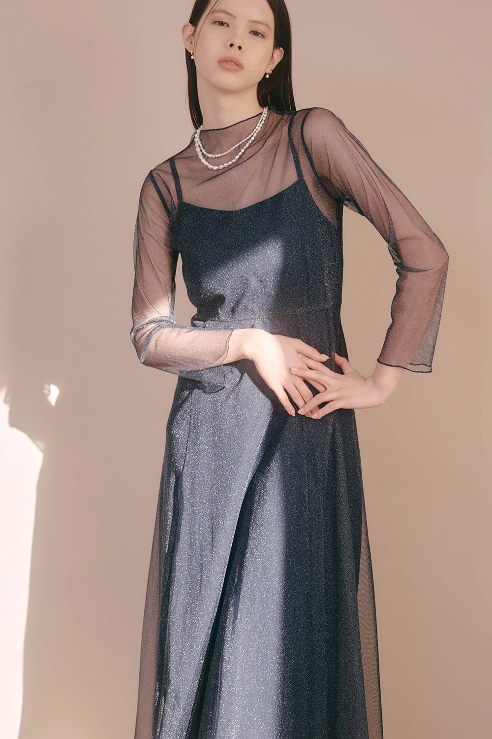 kaene ラメチュールメロウワンピース / 100535 | モデル身長170cm 着用サイズ38 ※navy着用