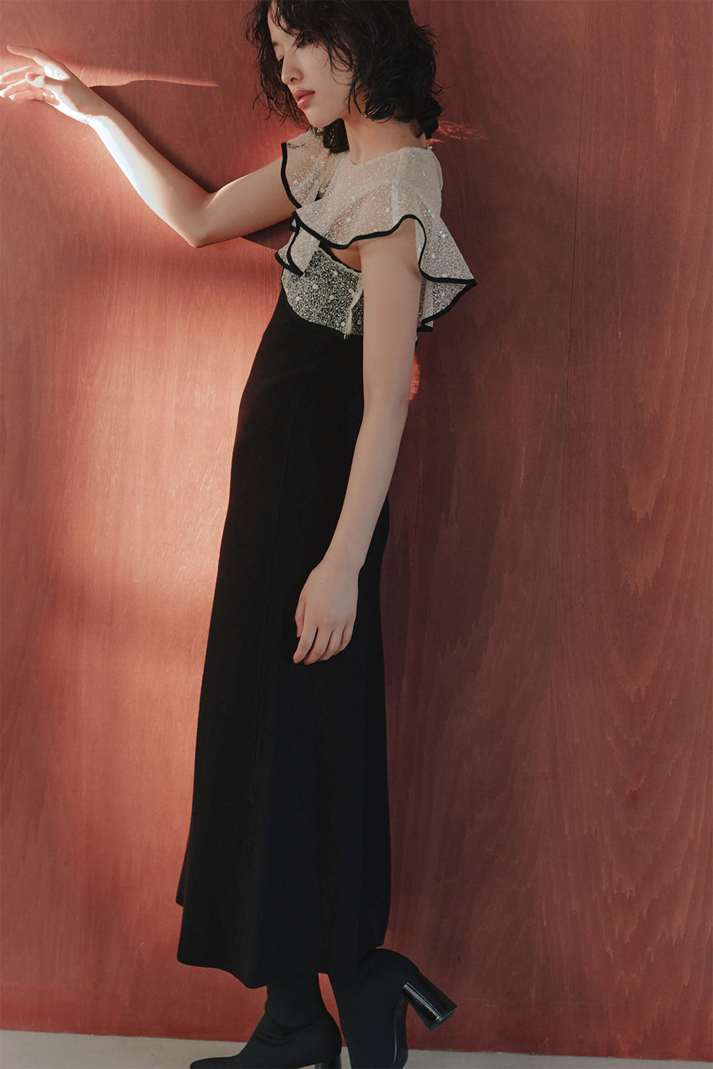 kaene パイピングレースドッキングニットワンピース / 101009 | モデル身長166cm 着用サイズ38