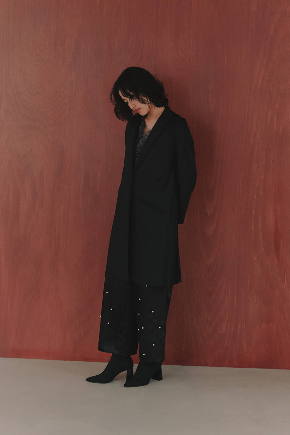 kaene バックプリーツコート / 004074 | モデル身長166cm 着用サイズFREE