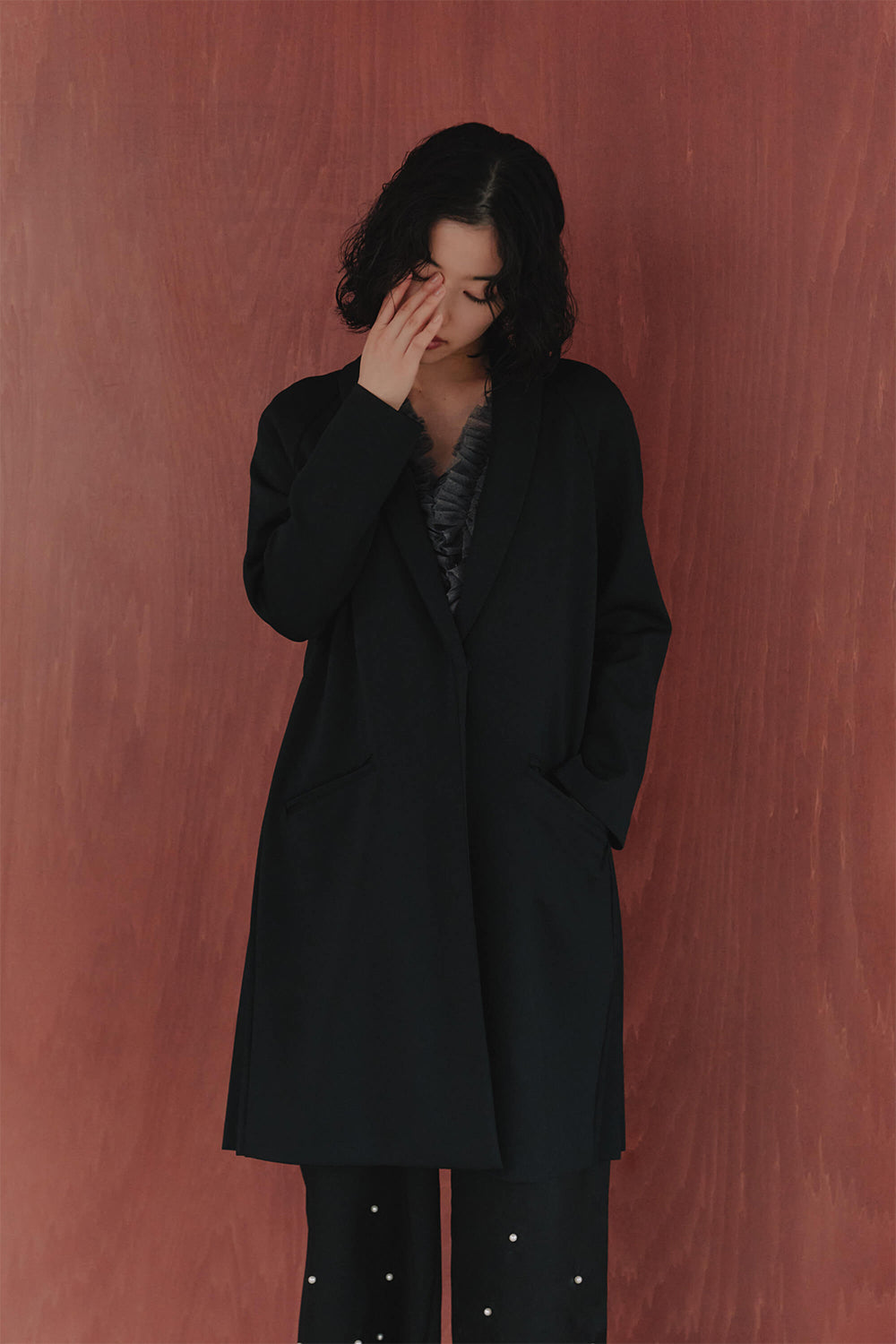 kaene バックプリーツコート / 004074 | モデル身長166cm 着用サイズFREE