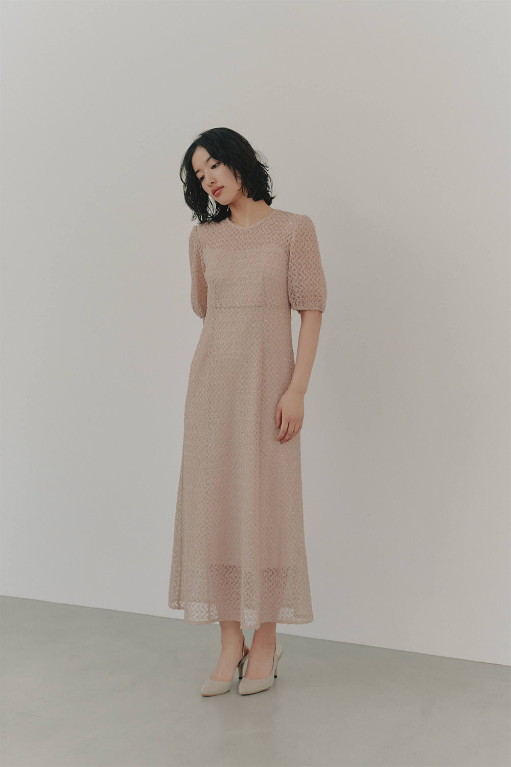 kaene スパンコールレースドレス / 101006 | モデル身長166cm 着用サイズ38 ※実際はペチコートの丈が5cm長くなります。