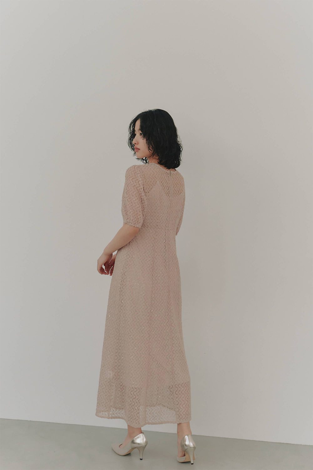 kaene スパンコールレースドレス / 101006 | モデル身長166cm 着用サイズ38 ※実際はペチコートの丈が5cm長くなります。