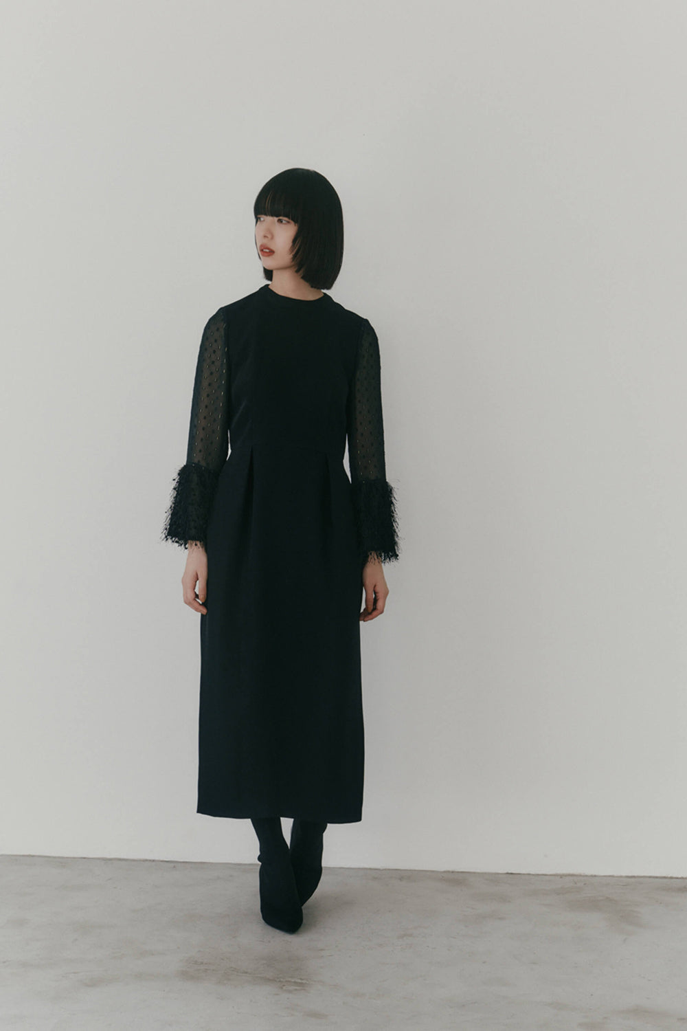 kaene ジャガードスリーブドレス / 100906 | モデル身長167cm 着用サイズ38