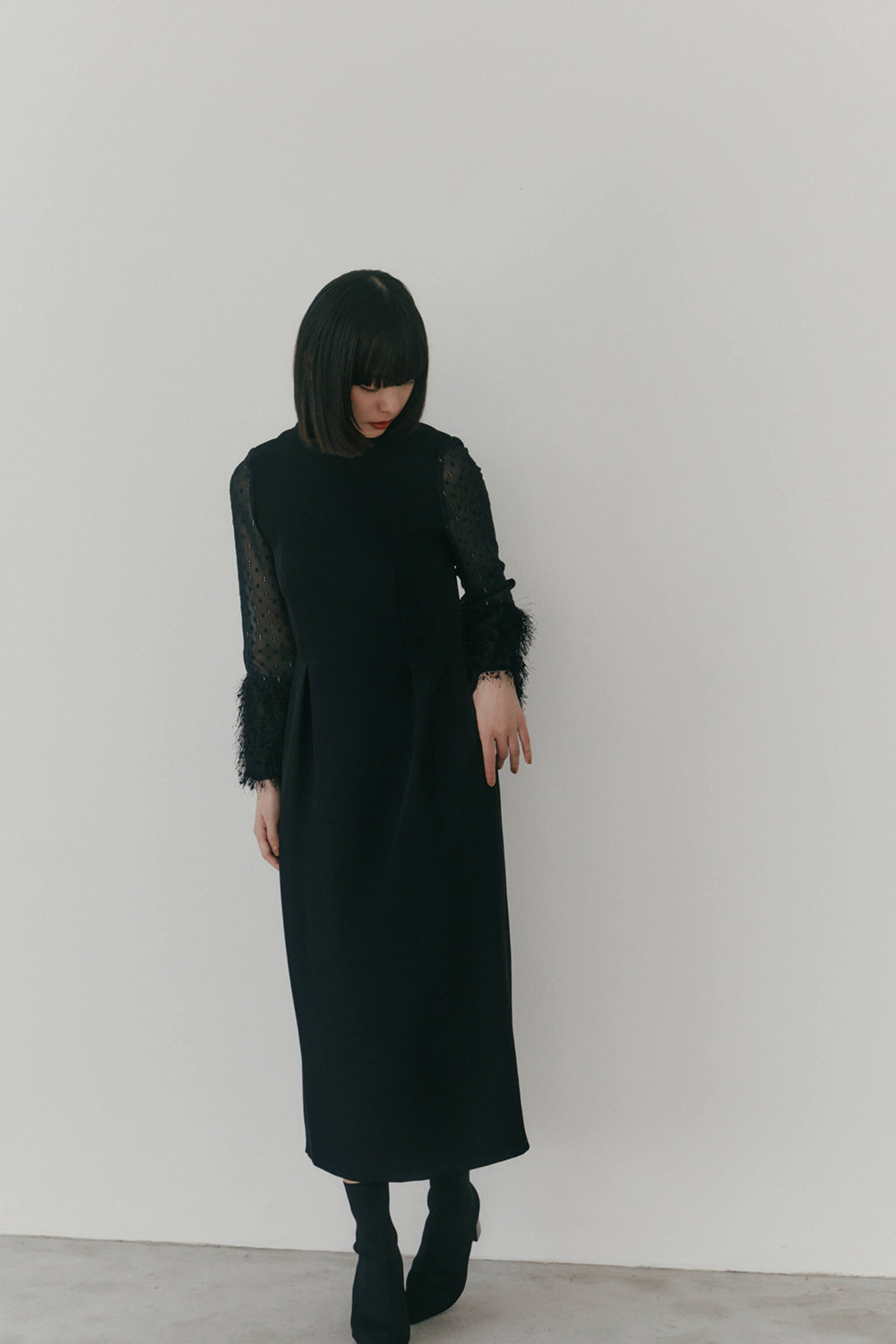 kaene ジャガードスリーブドレス / 100906 | モデル身長167cm 着用サイズ38