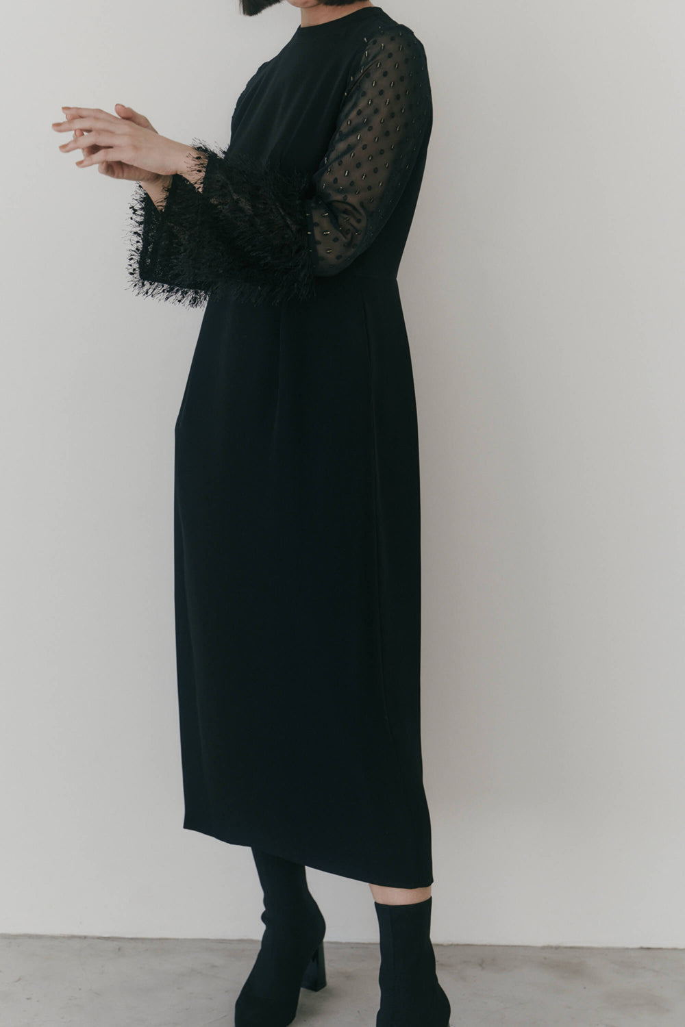 kaene ジャガードスリーブドレス / 100906 | モデル身長167cm 着用サイズ38