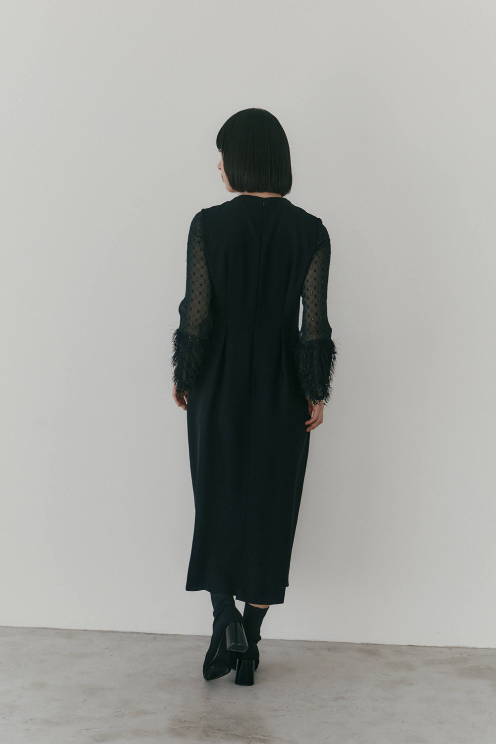 kaene ジャガードスリーブドレス / 100906 | モデル身長167cm 着用サイズ38