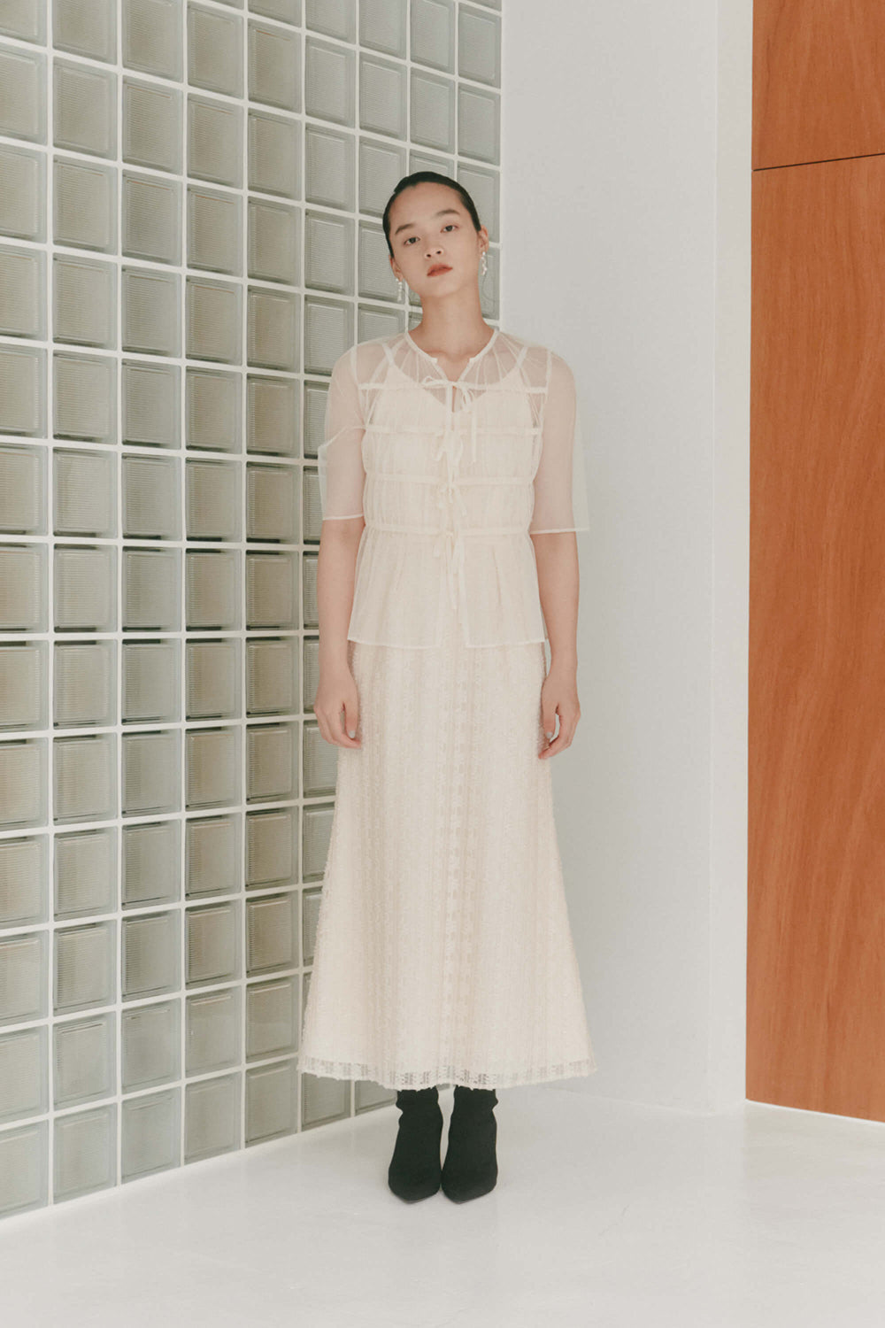 kaene チュールブラウス×ラメツイードドレス / 100912 | モデル身長163cm 着用サイズ36