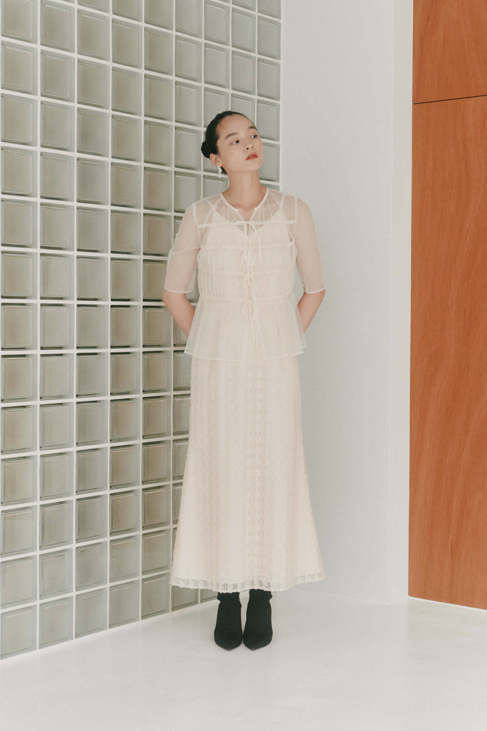 kaene チュールブラウス×ラメツイードドレス / 100912 | モデル身長163cm 着用サイズ36