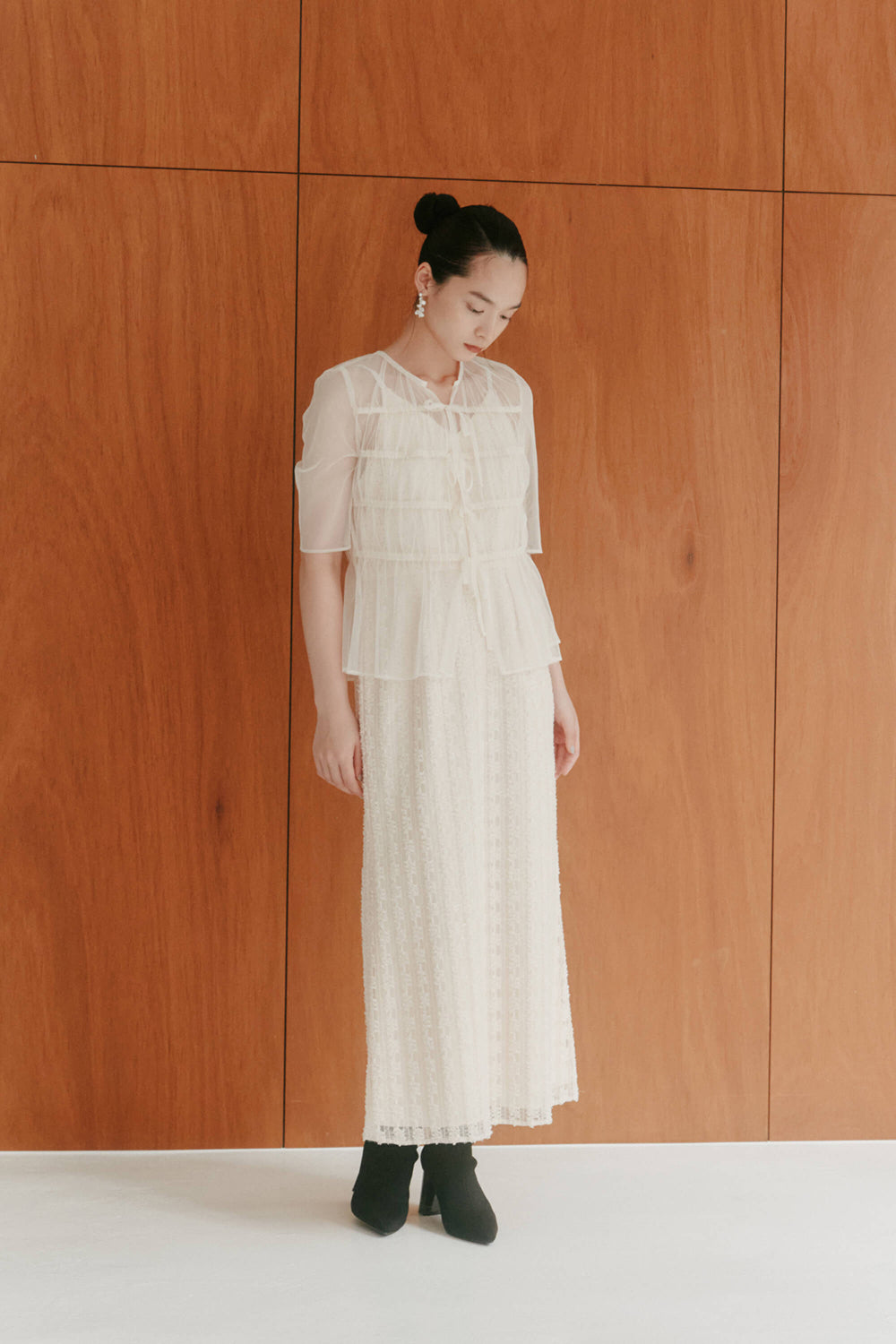 kaene チュールブラウス×ラメツイードドレス / 100912 | モデル身長163cm 着用サイズ36