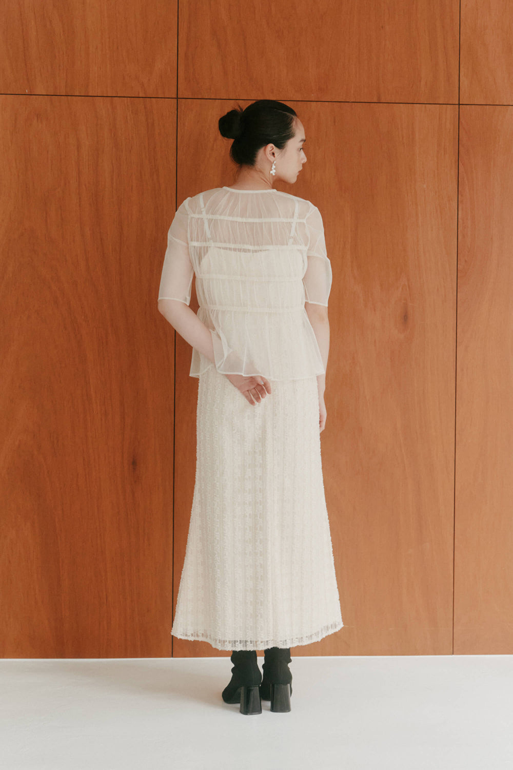 kaene チュールブラウス×ラメツイードドレス / 100912 | モデル身長163cm 着用サイズ36