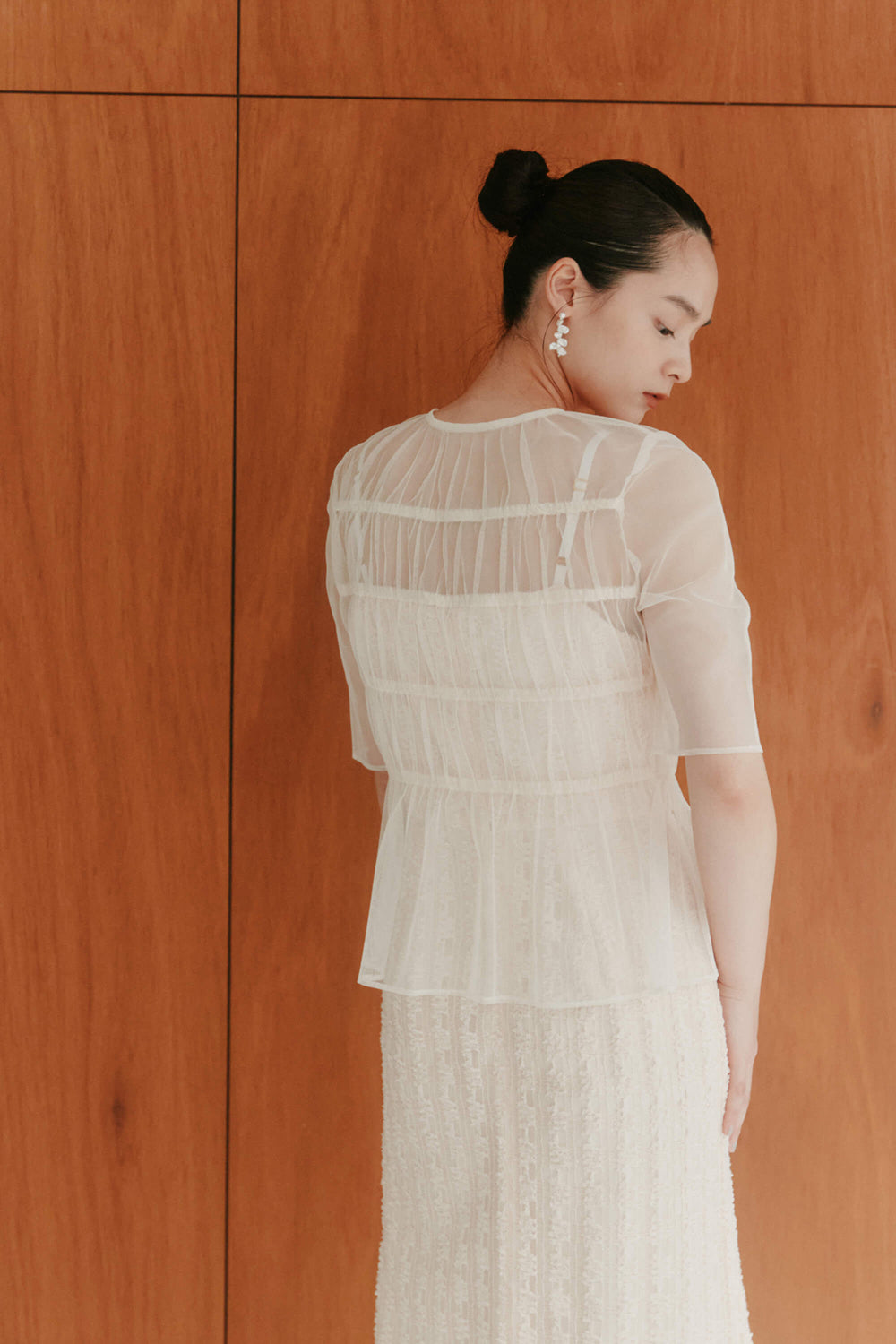 kaene チュールブラウス×ラメツイードドレス / 100912 | モデル身長163cm 着用サイズ36