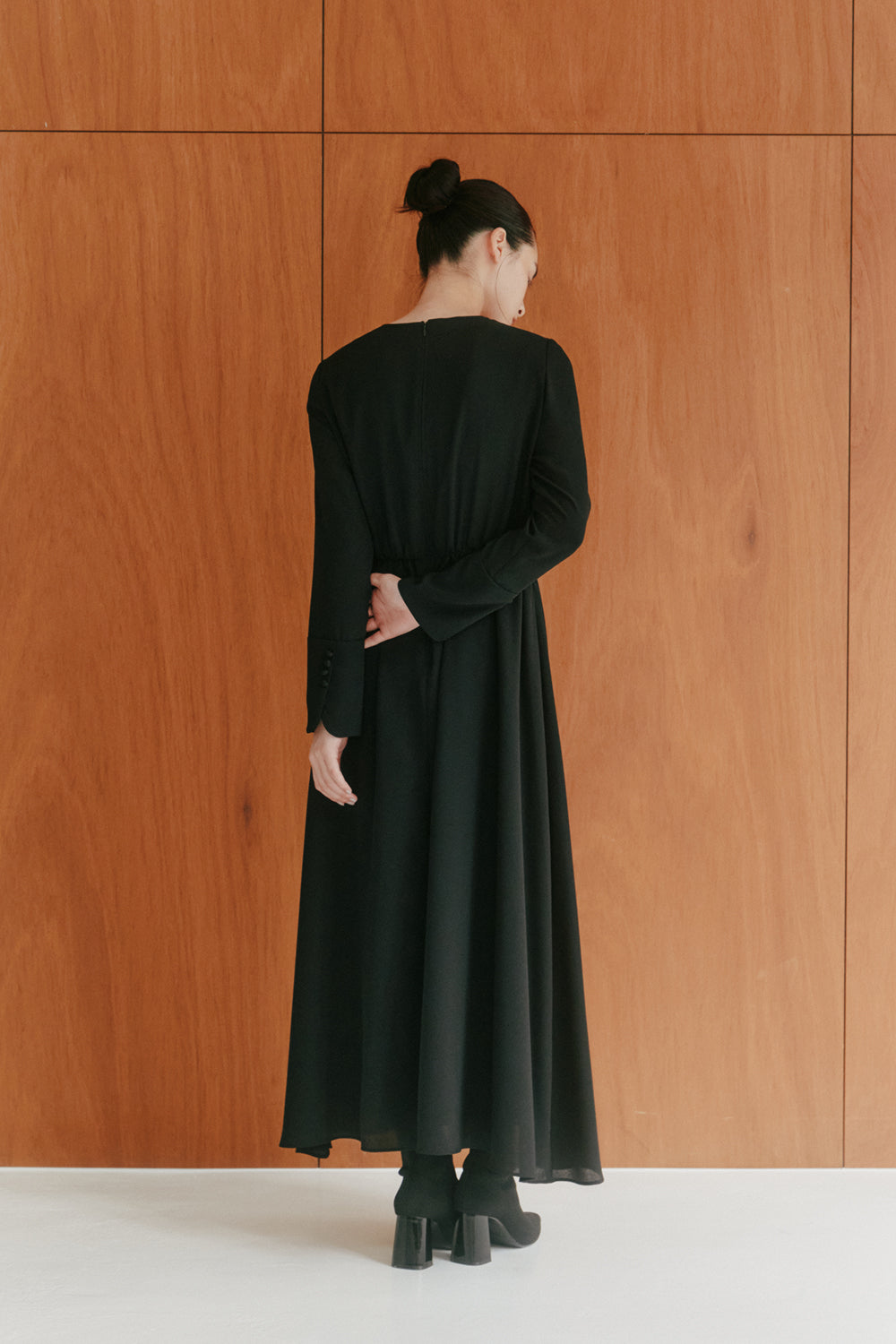 kaene フォーマルシフォンワンピース / 100957 | モデル身長163cm 着用サイズ36