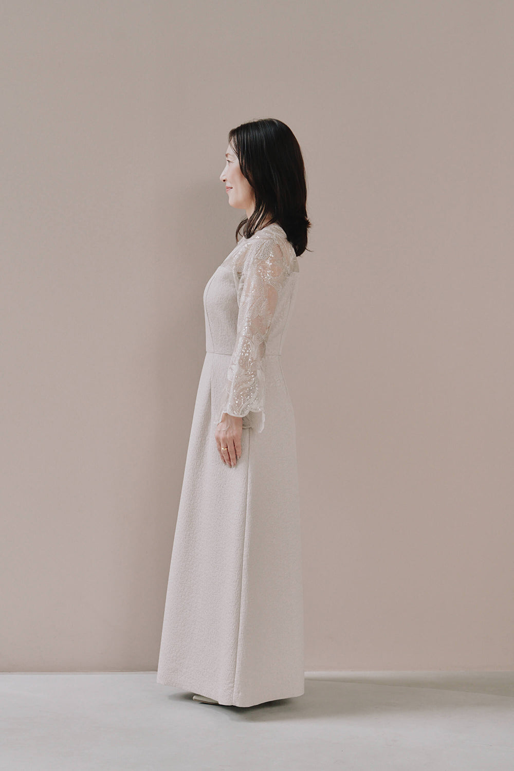 kaene ブリエレースジャカードコンビドレス / 101121 | モデル身長153cm 着用サイズM(38) ヒール6cm