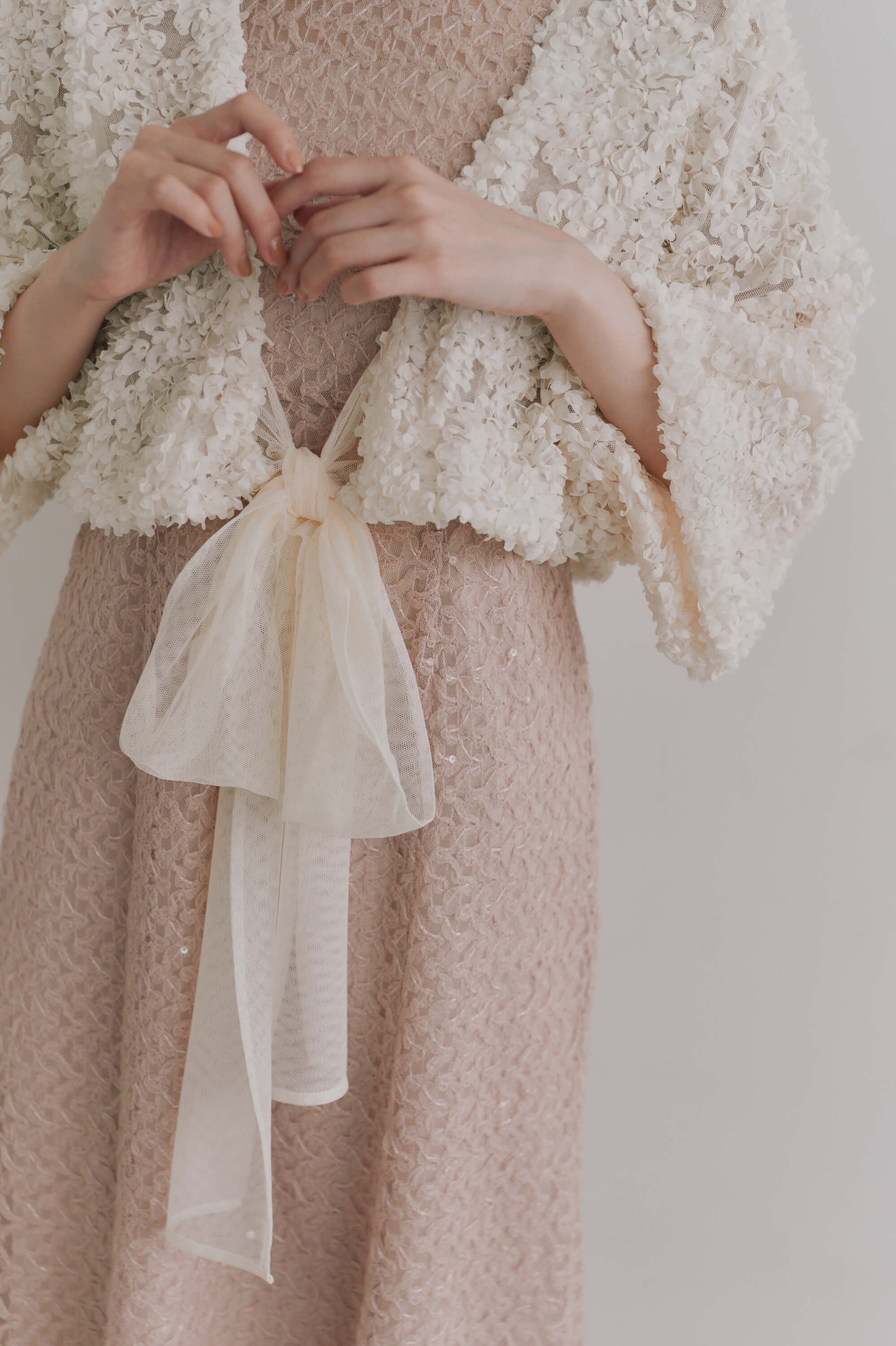 kaene デザインリボンボレロ / 003108 | モデル身長162cm 着用サイズFREE