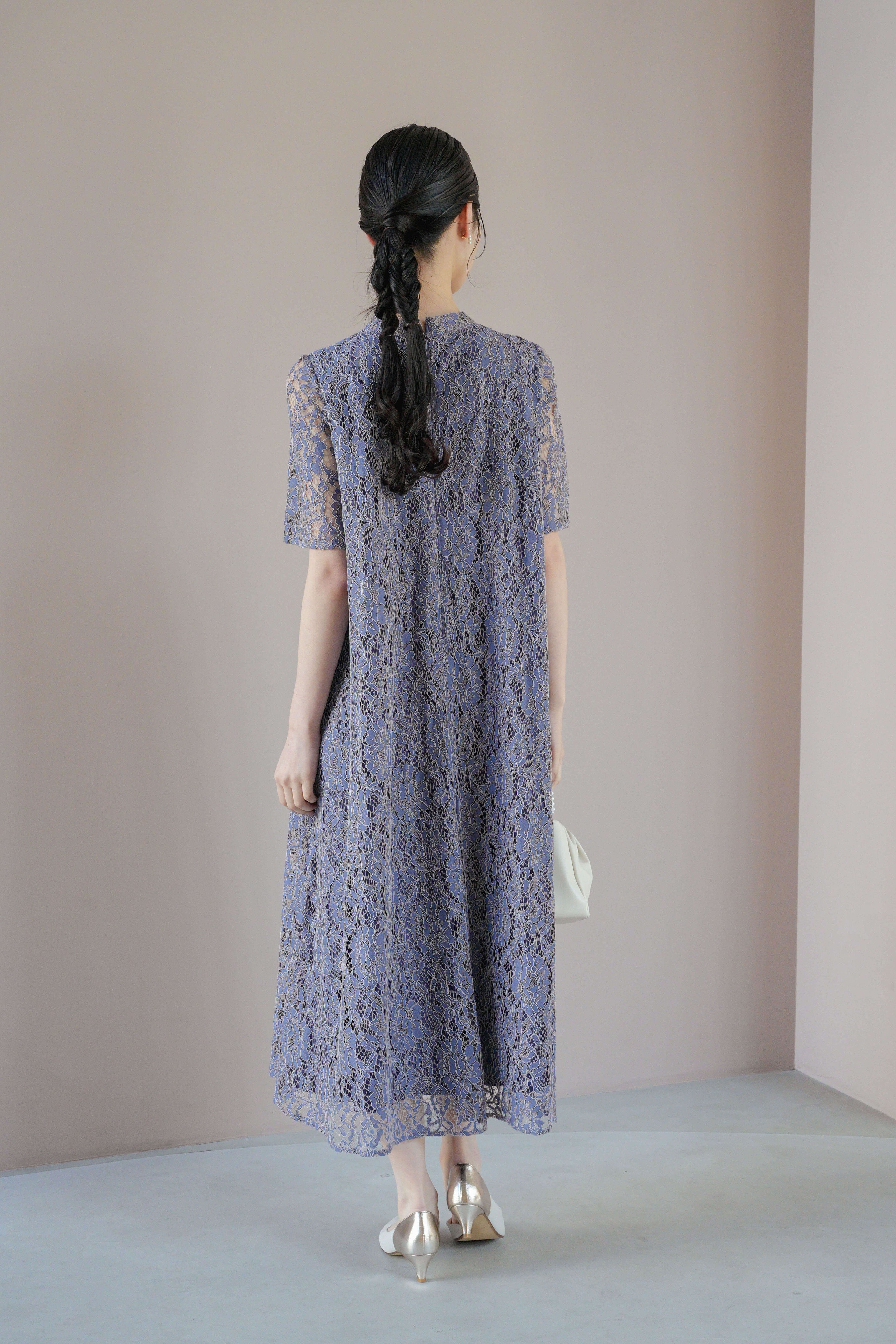 kaene パイピングレースAラインドレス / 100789 結婚式用ドレス | モデル身長170cm 着用サイズFREE ※blue着用