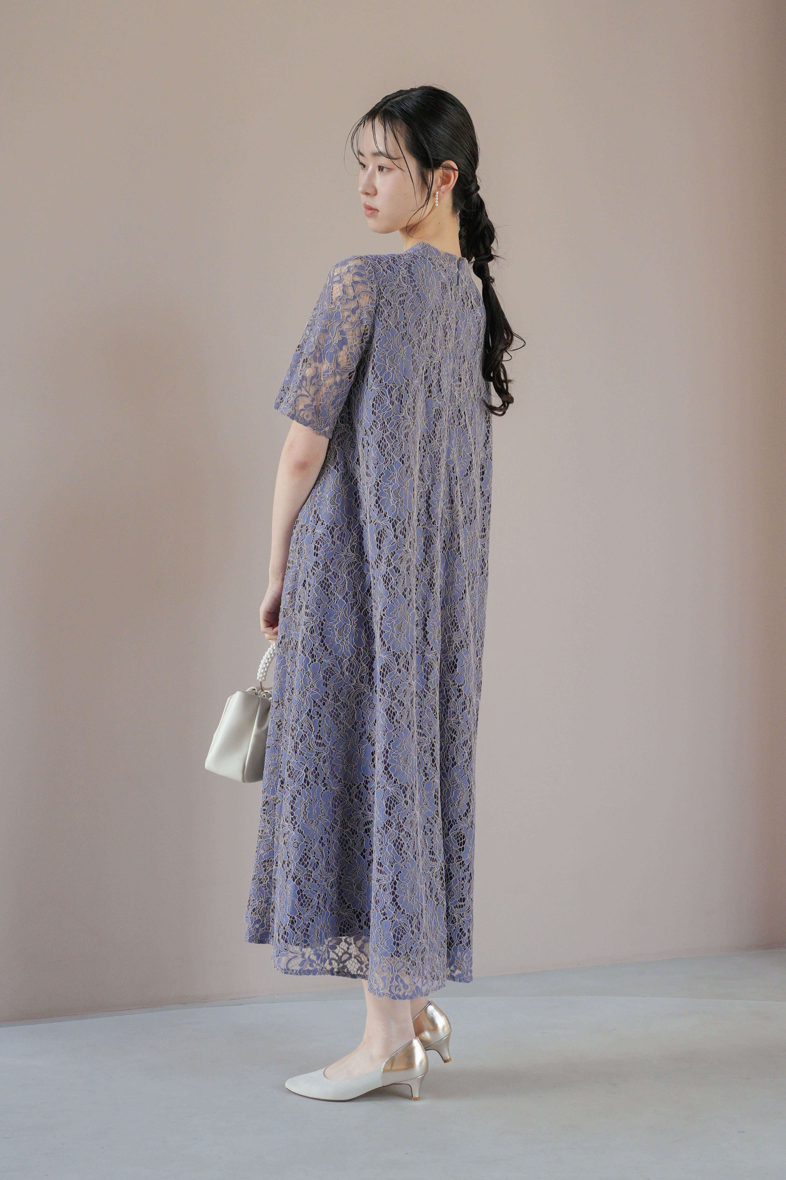 kaene パイピングレースAラインドレス / 100789 結婚式用ドレス | モデル身長170cm 着用サイズFREE ※blue着用